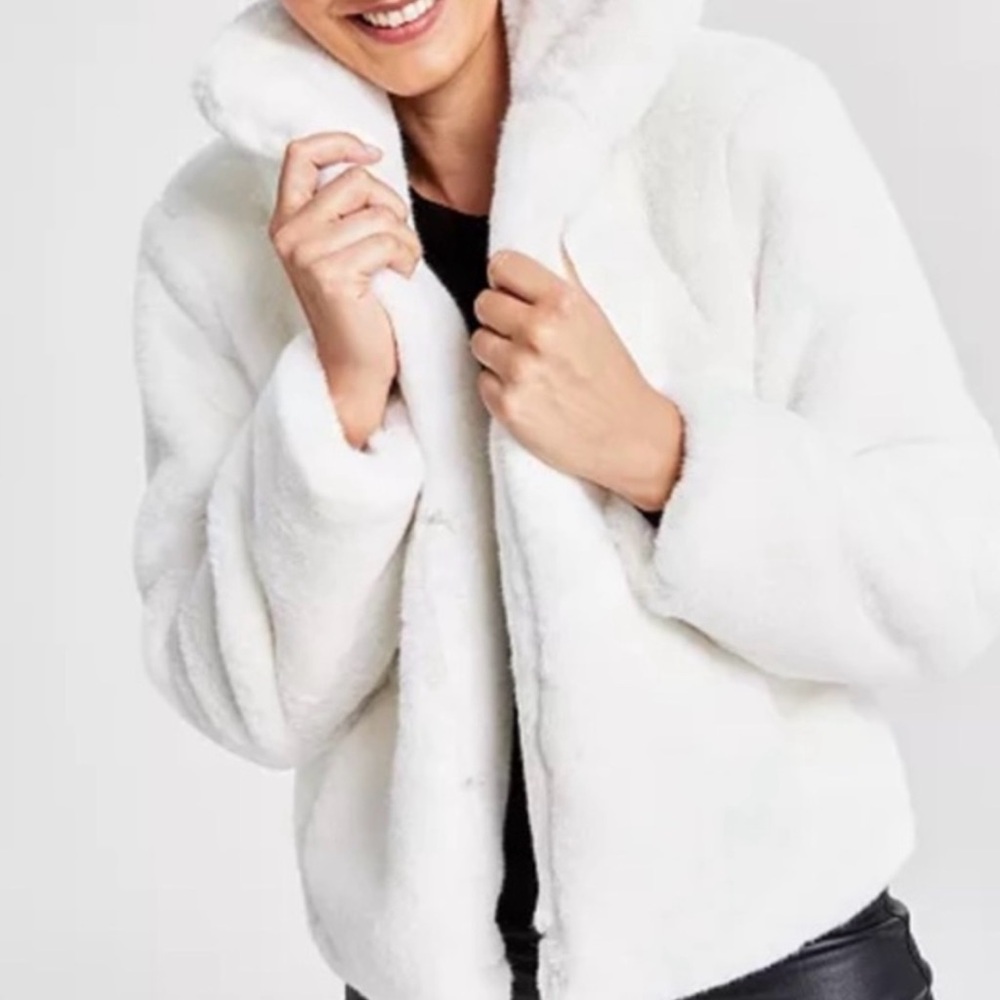 Women's white INC (International Concepts) faux fur jacket - Picture 2 of 4